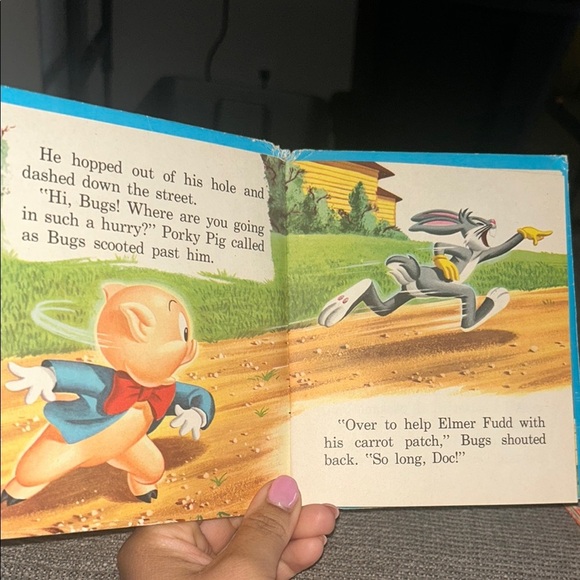 Bugs Bunny Hangs Around Book - Picture 3 of 4
